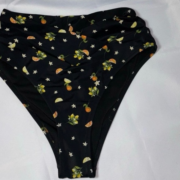 PINK Victoria’s Secret Bikini Bottoms ONLY 1 Piece Size S - Picture 2 of 9